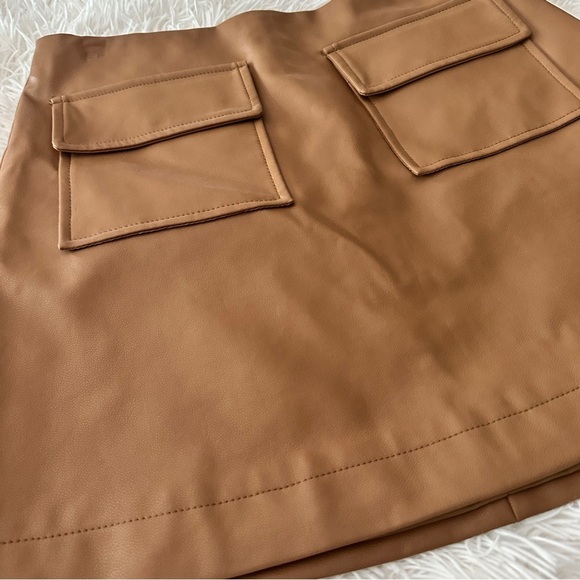 Olivaceous Faux Leather Mini Skirt – Camel Tan Utility Pockets, Size Small - Picture 7 of 16